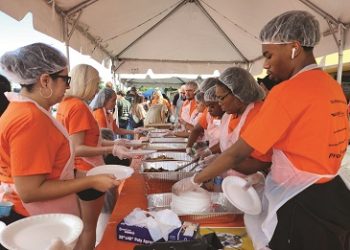 1732816004077 feeding orange 400