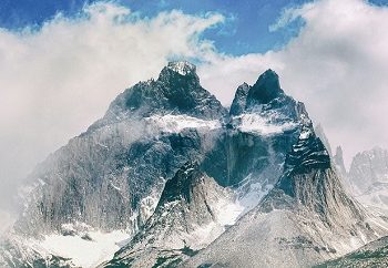 olga stalska 0lq UCD1ZMw unsplash mountain top 400
