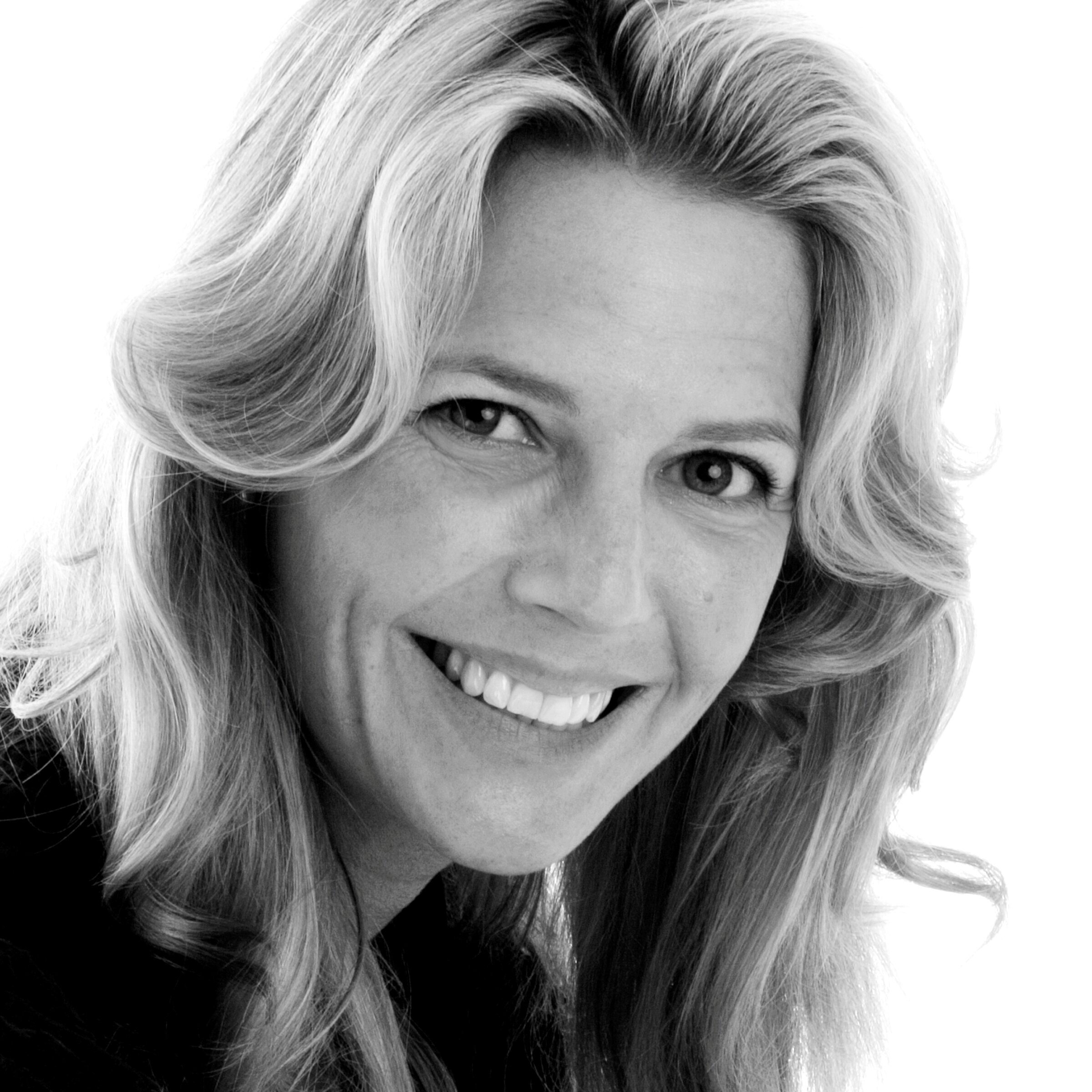 David vs. Goliath vs. Godzilla 1 Theresa Kabot Founder, Kabot Commercial Leasing