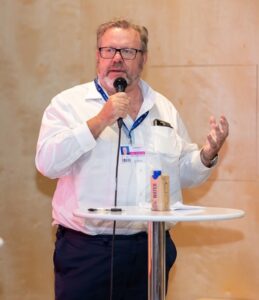 Garnett speaking at 500