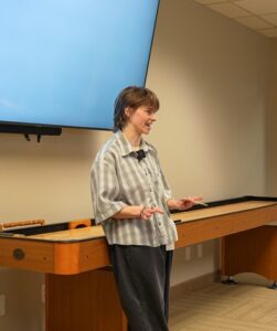 Scharman Mia talking at 400