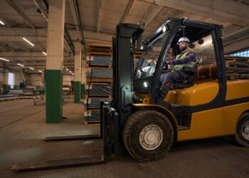 Commercial Finance Broker Case Studies: CRE, Working Capital and Equipment